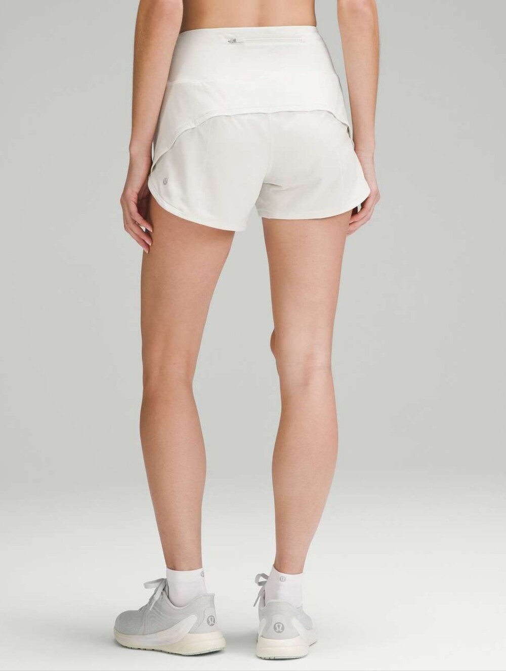 Lululemon White HR Speed Up Shorts Size 6 Tall